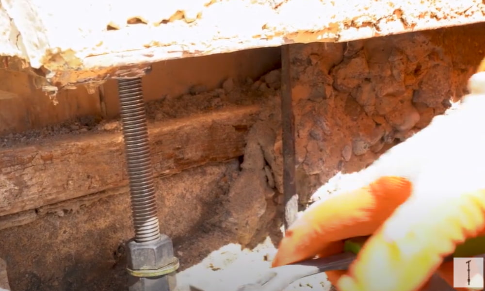 Center plate anchor bolts and wedge anchors compared for concrete foundation support